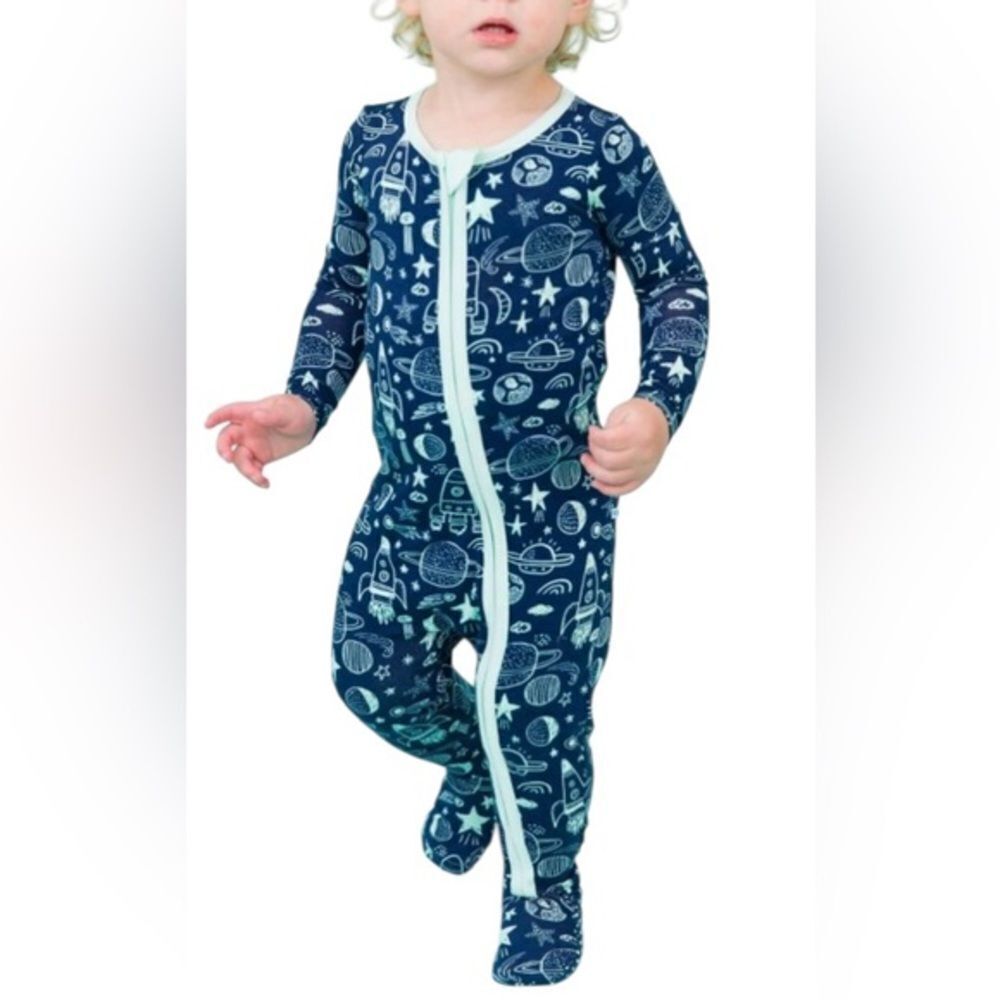 NWT Ruggedbutts Toddler Bamboo Blue Space Graphic Romper Footie Pajamas - 12-18M